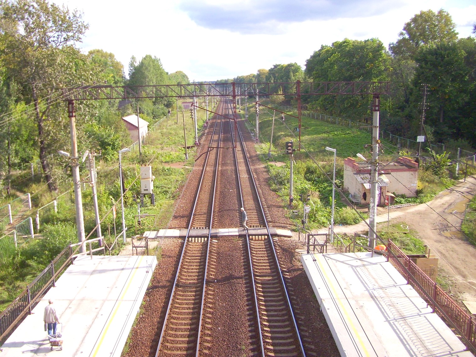 Петербурго-Московская железнодорожная линия на территории Московской области  — о.п. Фроловское