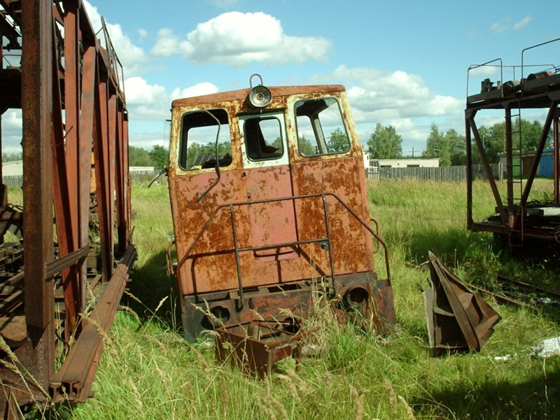 Узкоколейная железная дорога Васильевского предприятия промышленного железнодорожного транспорта  — фотографии, сделанные в 2005 году (часть 29)