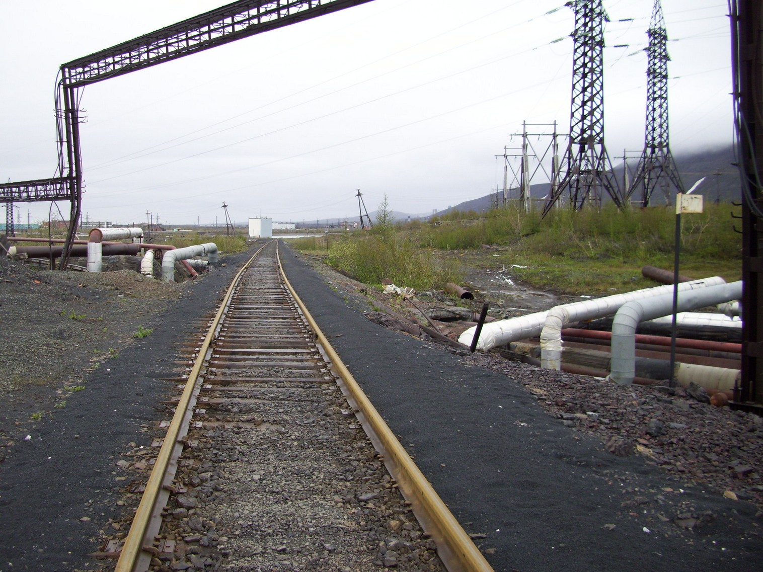 Норильская железная дорога 
  —  фотографии, сделанные в 2010 году (часть 90)