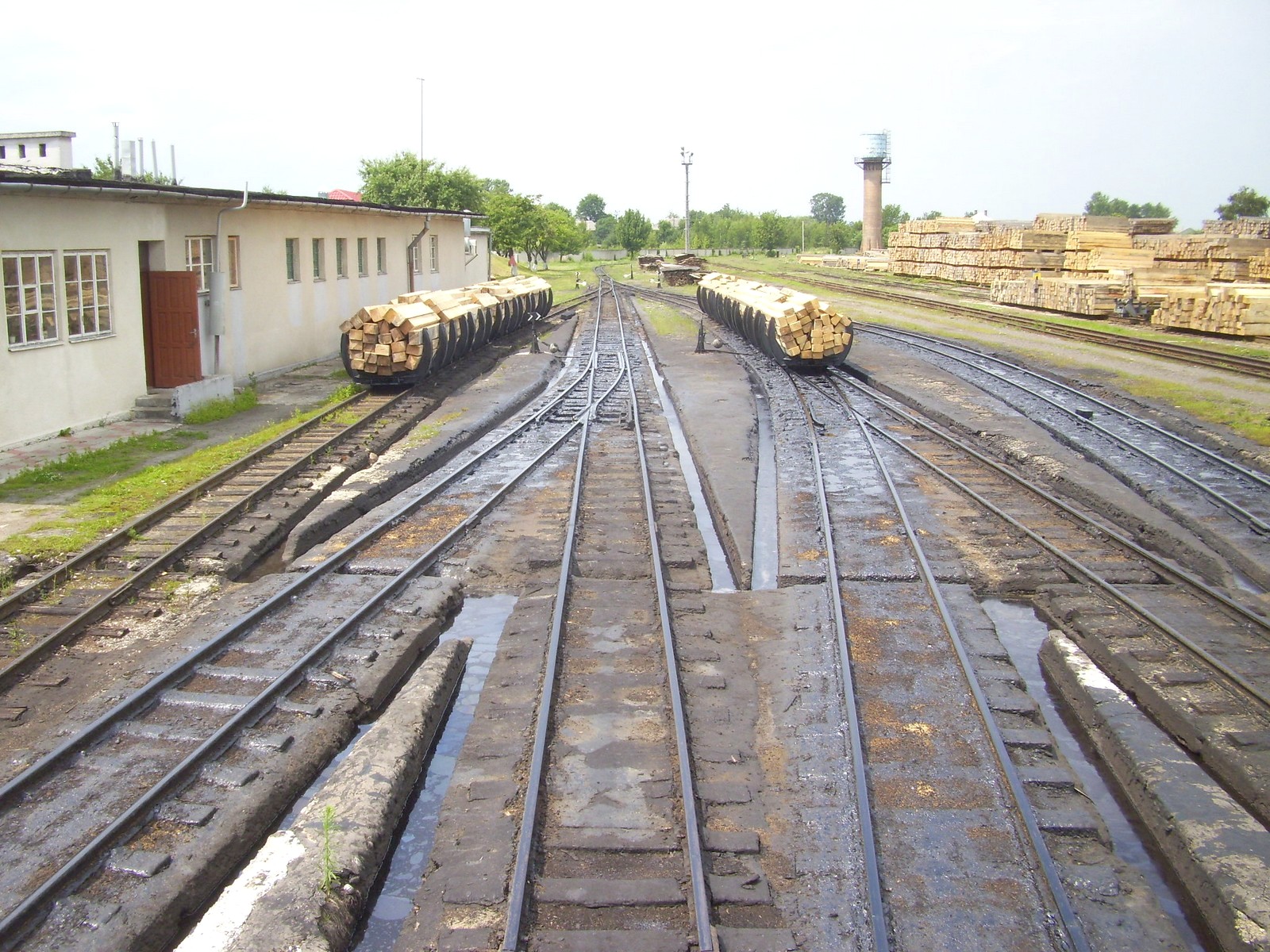 Узкоколейная железная дорога Рава-Русского шпалопропиточного завода
  —  фотографии, сделанные в 2011 году (часть 2)
