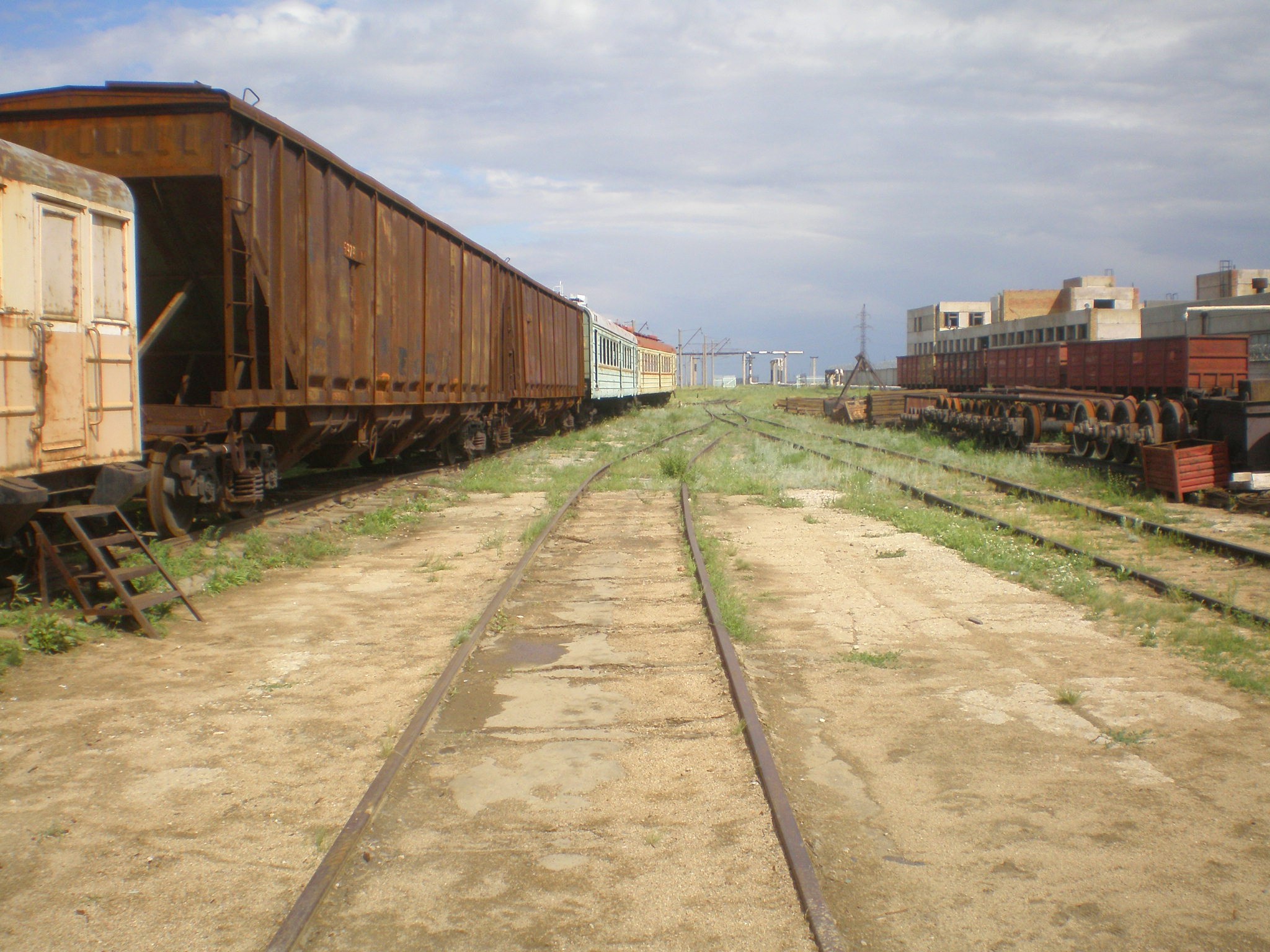 Железнодорожная линия УЖДТ Степногорского горно-химического комбината  —  фотографии, сделанные в 2009 году (часть 11)
