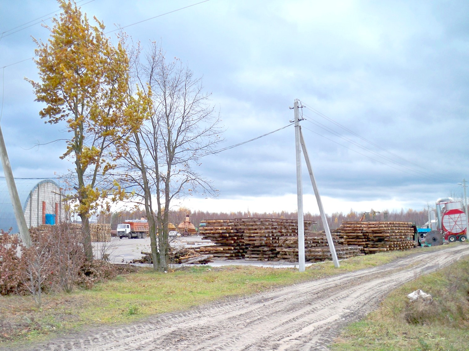Узкоколейная железная дорога на участке «Зубково» торфопредприятия «Глинка» 
  —  фотографии, сделанные в 2012 году (часть 1)