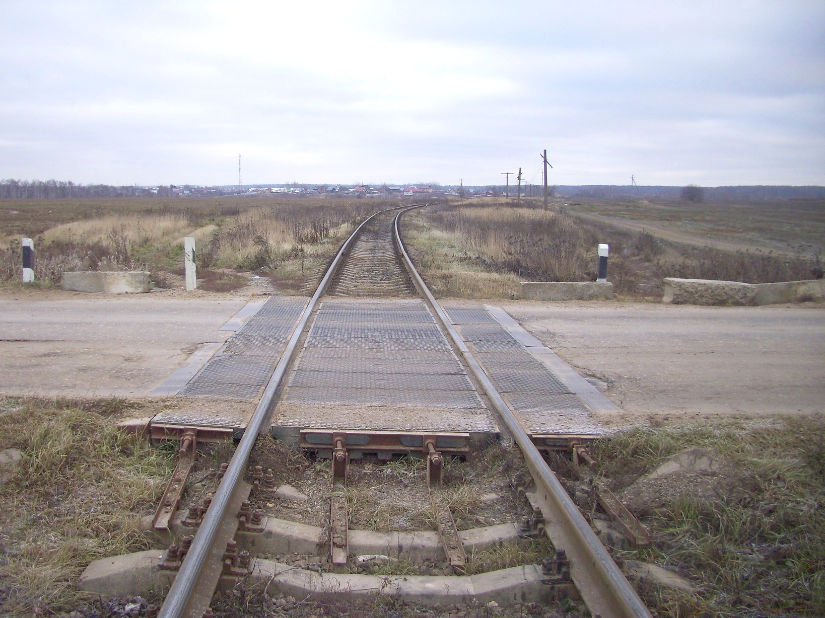Железнодорожная линия Авиационная — Карьерная
  —  фотографии, сделанные в 2011 году (часть 3)