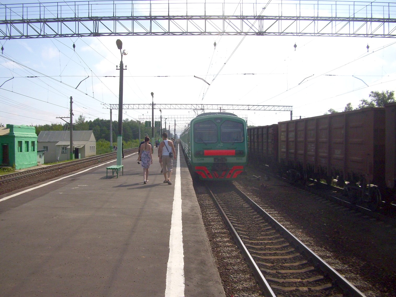 Поезд восточного направления. Кривандино станция Московская. ЖД станция Кривандино. Кривандино город Московская область. Кривандино платформа.