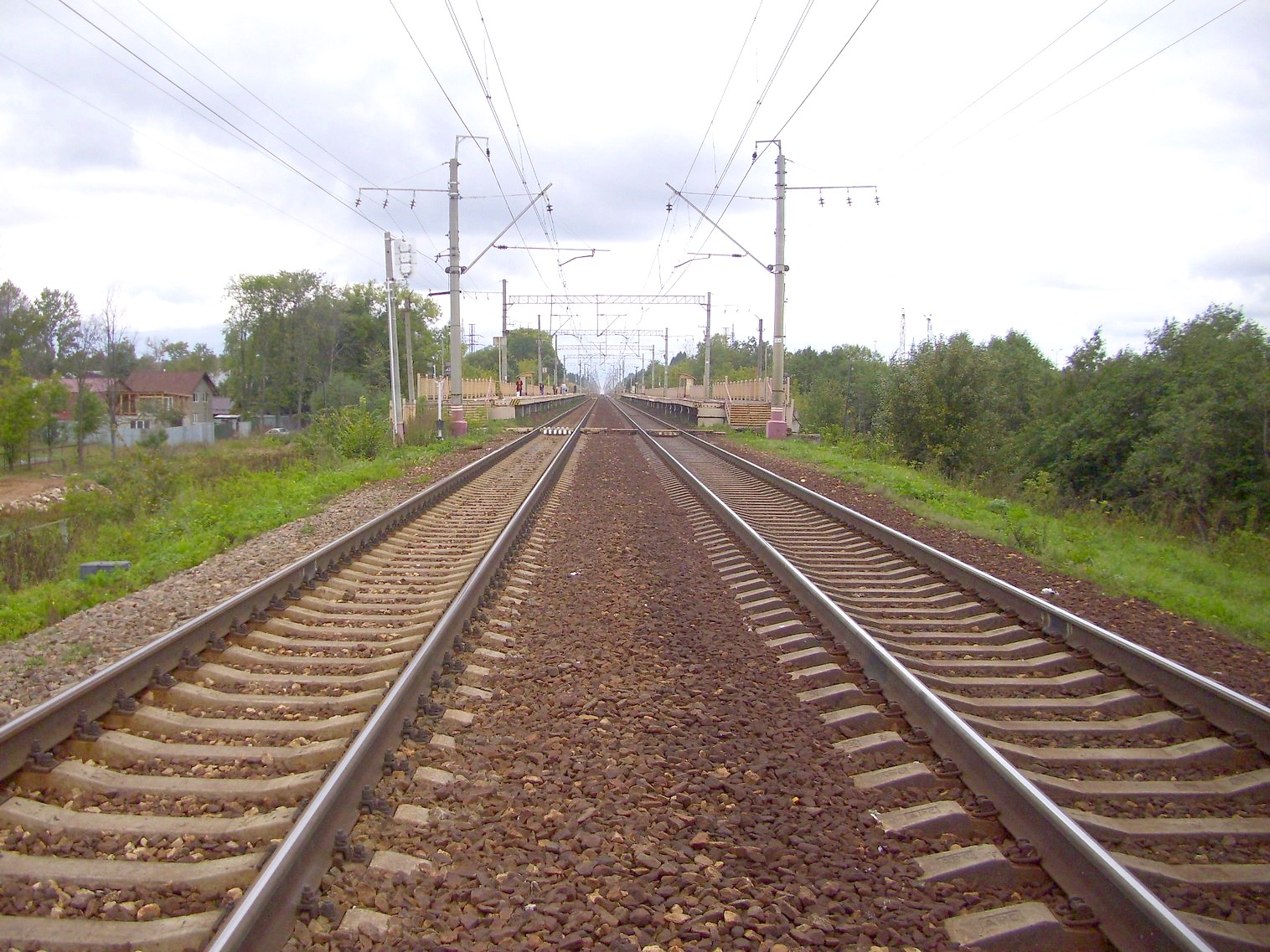 Петербурго-Московская железнодорожная линия на территории Московской области  — о.п. Алабушево