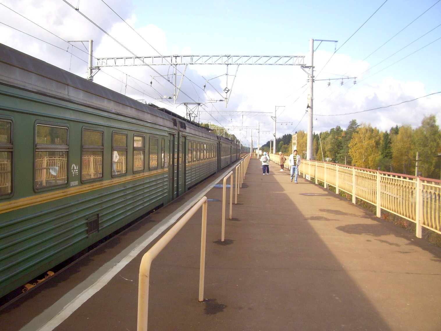 Петербурго-Московская железнодорожная линия на территории Московской области  — станция Покровка: фотографии (страница 5, сделаны в 2009 году)
