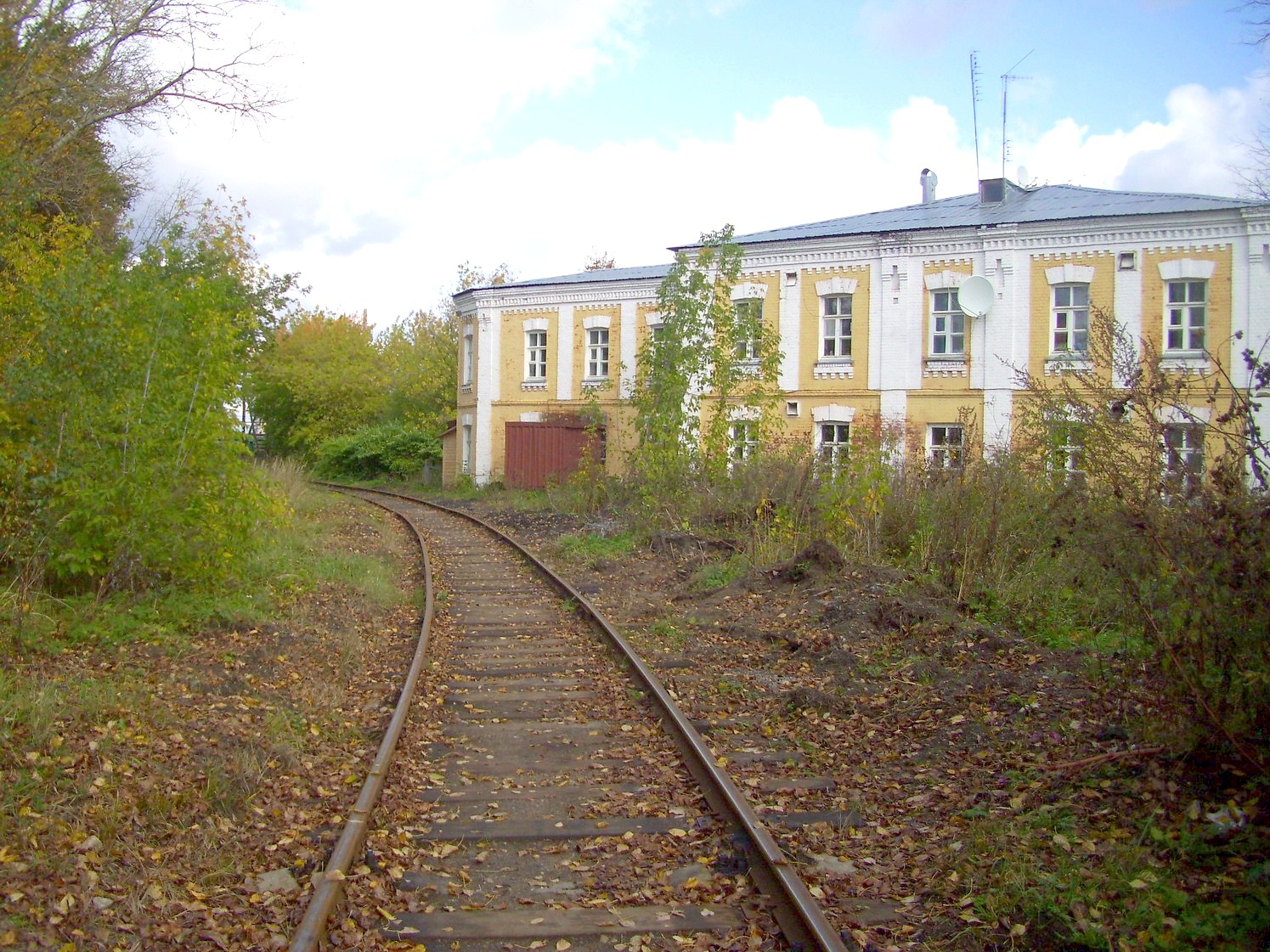 Высоковск клинский. Церковь в городе Высоковск Клинский район Московская область. ЖД линия Клин Высоковск. Высоковск клуб. КДЦ Высоковск.