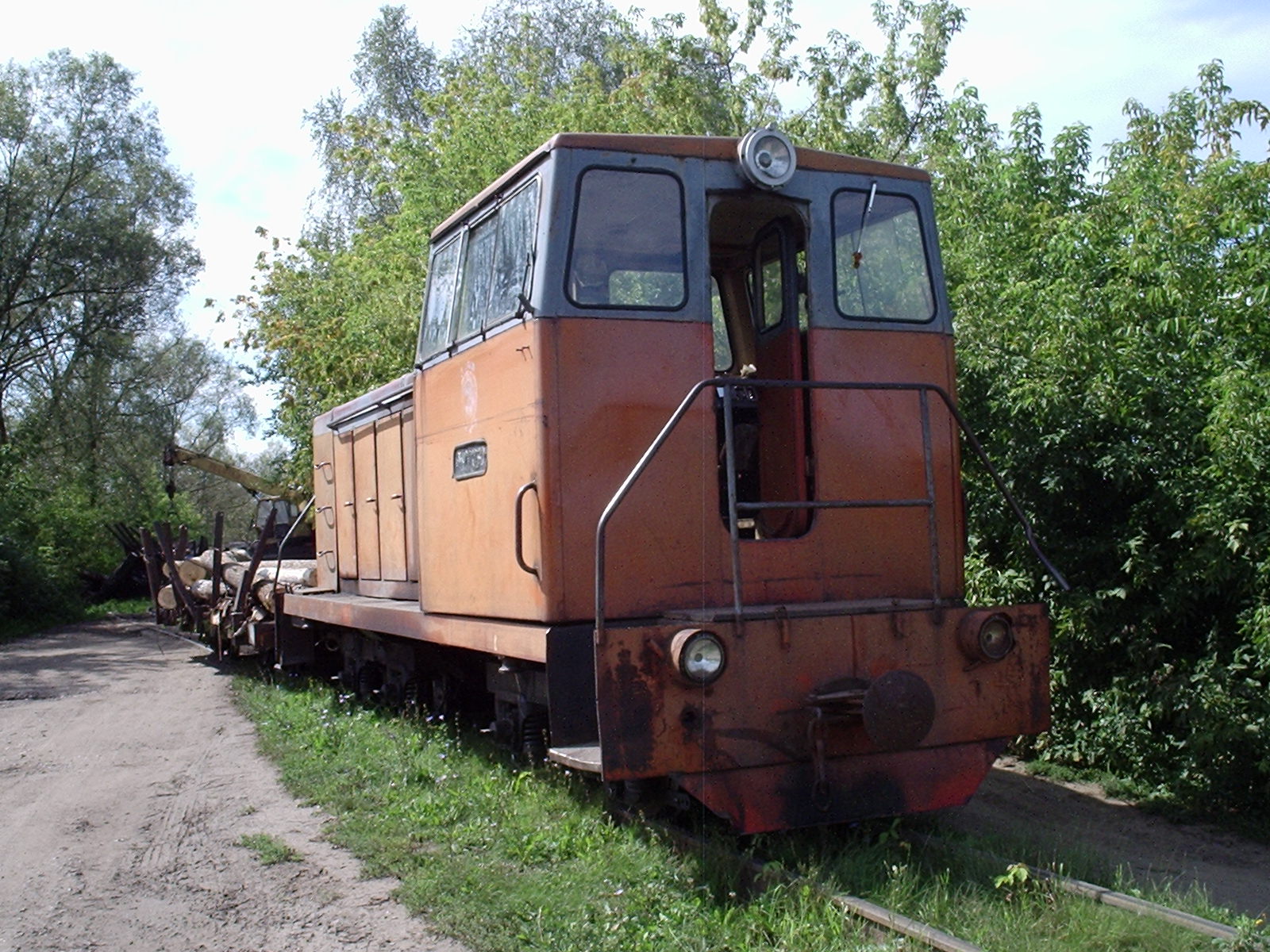 Узкоколейная железная дорога спичечной фабрики «Победа» (село Верхний Ломов) — фотографии, сделанные в 2006 году (часть 1)