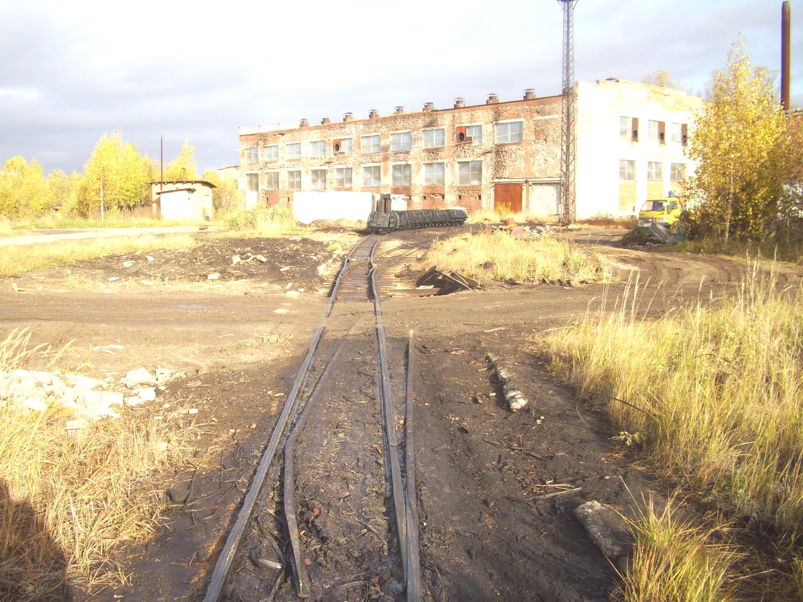 Узкоколейная железная дорога Ленинградского мачтопропиточного завода
  —  фотографии, сделанные в 2010 году (часть 2)