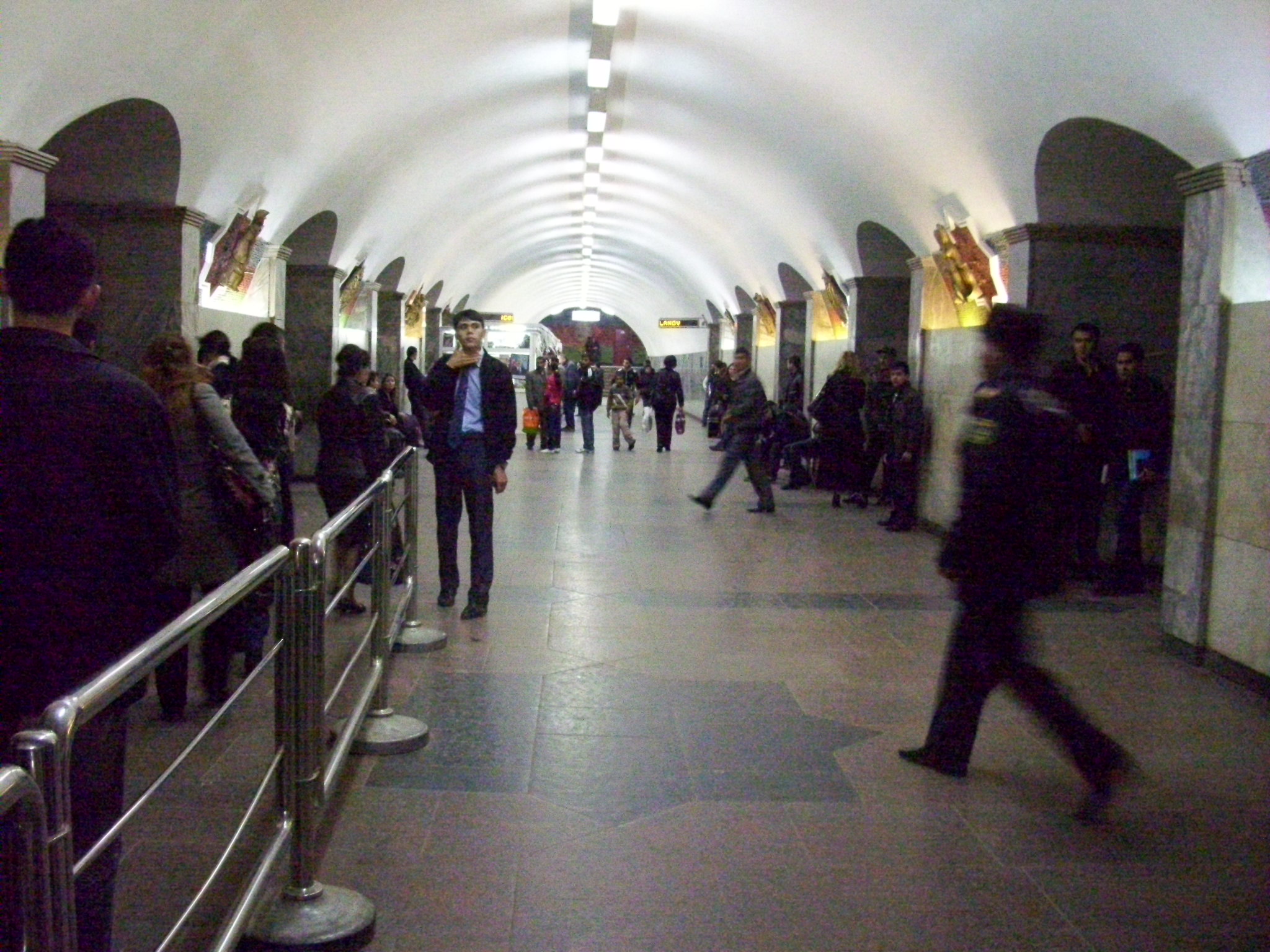 Бакинский метрополитен  — станция «28 Мая»