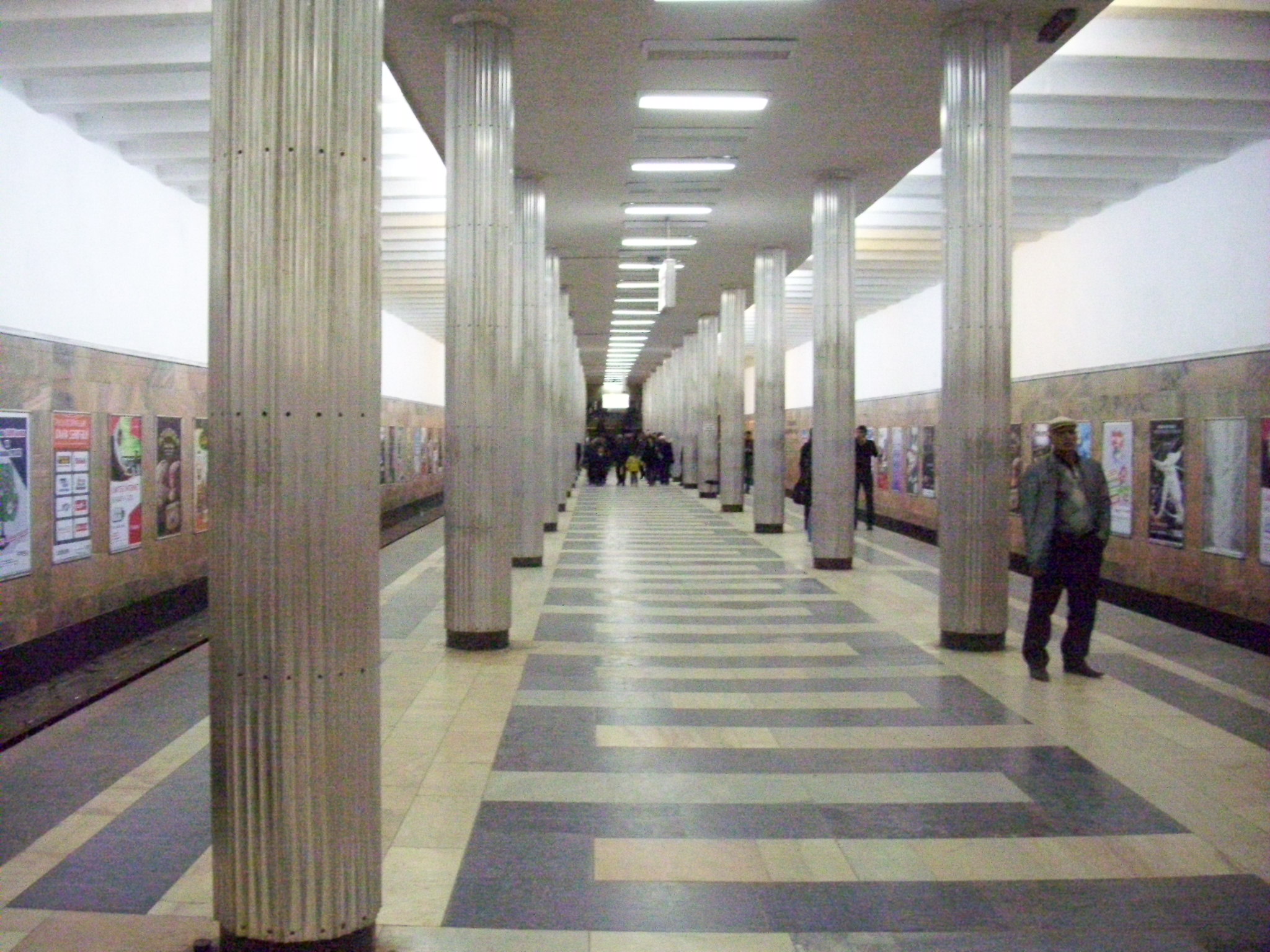 Бакинский метрополитен  — станция «Мешади Азизбеков»