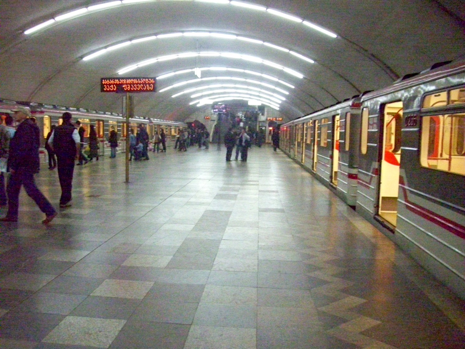 Тбилисский метрополитен  — станция «Делиси»