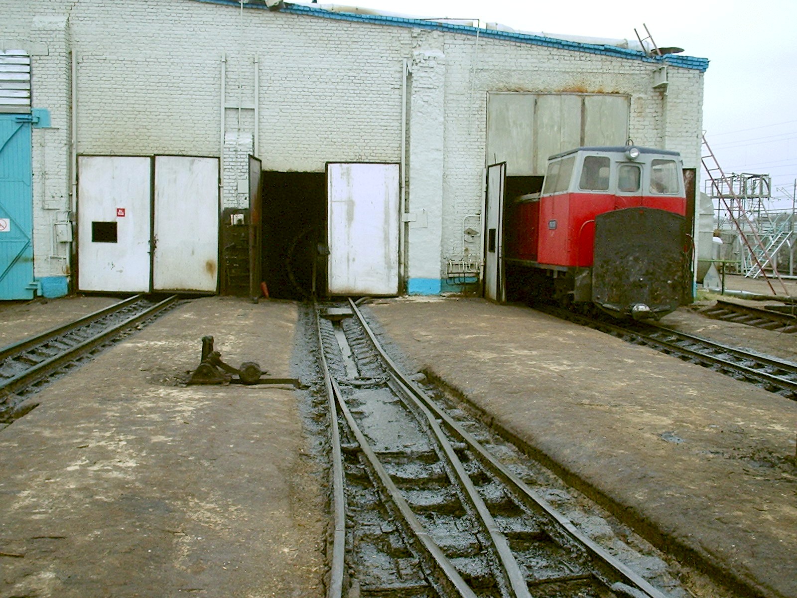 Узкоколейная железная дорога Навлинского шпалопропиточного завода — фотографии, сделанные в 2005 году (часть 2)
