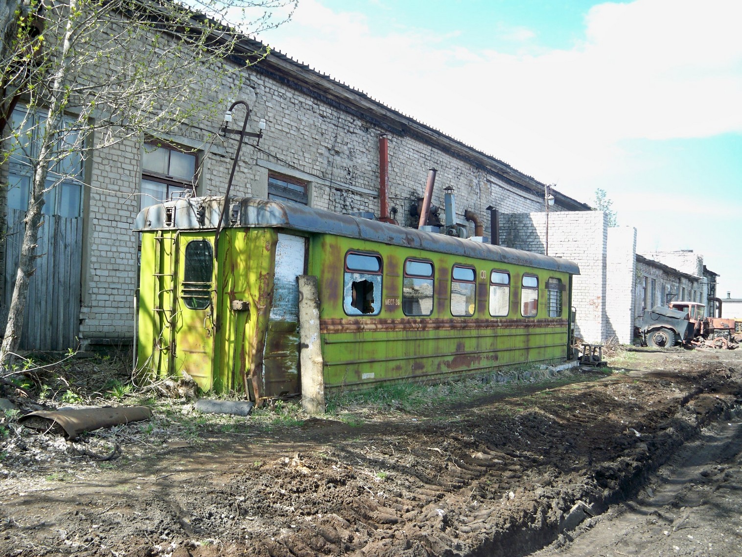 Узкоколейная железная дорога Васильевского предприятия промышленного железнодорожного транспорта  — фотографии, сделанные в 2014 году (часть 16)