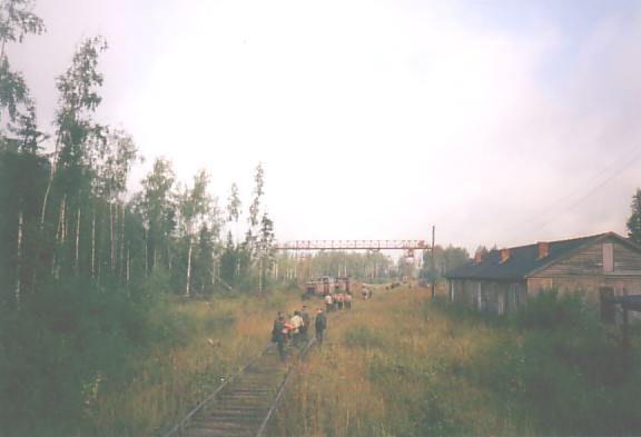 Узкоколейная железная дорога на 76 километре Монзенской железной дороги — фотографии, сделанные в 2004 году