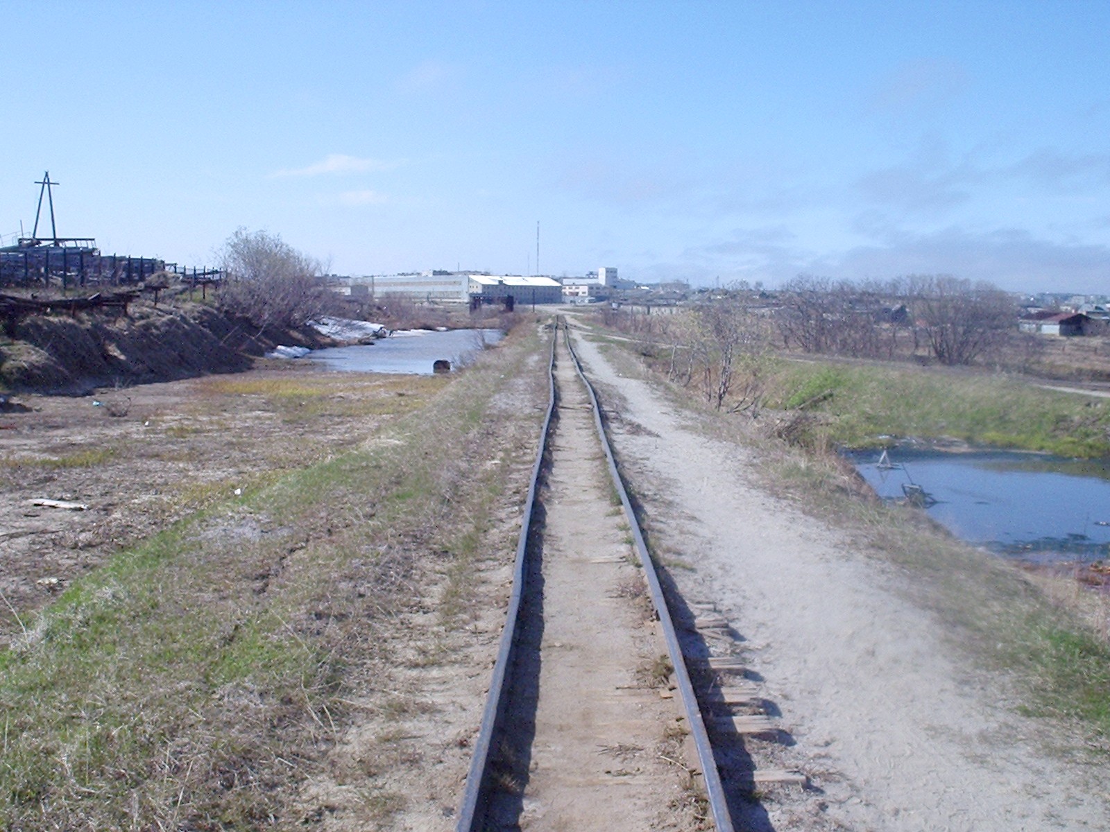 Узкоколейная железная дорога Оха — Ноглики - фотографии, сделанные в 2006 году (часть 16)