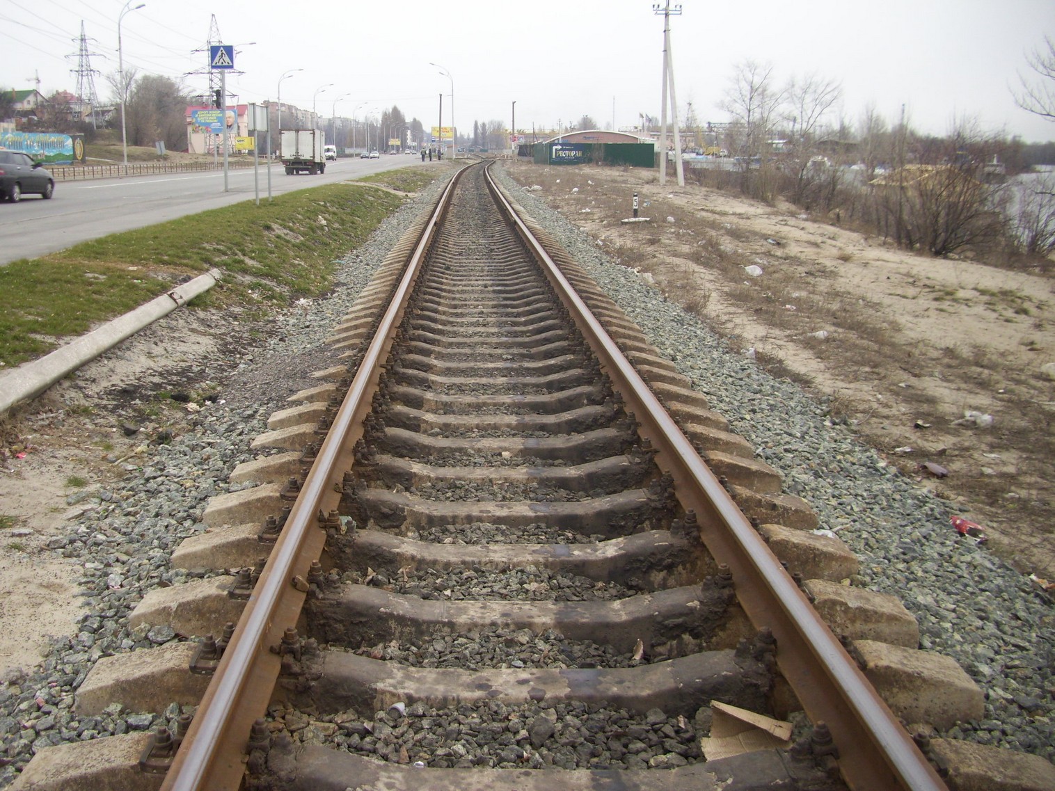 Железнодорожная линия Киев-Петровка — Вышгород
  —  фотографии, сделанные в 2012 году (часть 2)