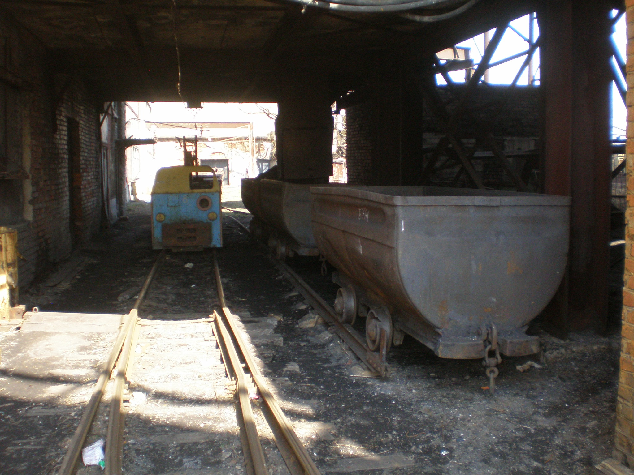 Узкоколейная железная дорога на шахте «Подмосковная»  — фотографии, сделанные в 2009 году (часть 3)